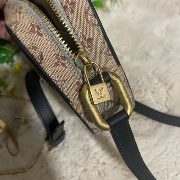 AUTHENTIC VIBTAGE LV DENIM CROSSBODY BAG - Picture 8 of 12